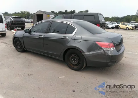 2010 Honda Accord 2.4 Lx z USA, uszkodzony, nr VIN 1HGCP2F34AA074363